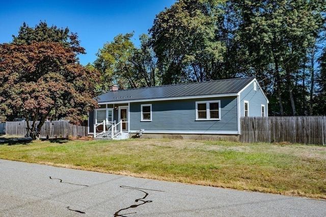 42 Lannon Ave, Dracut, MA 01826