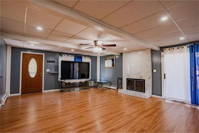 42 Lannon Ave, Dracut, MA 01826