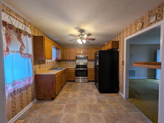 2622 Union Hall Rd, Clarksville, TN 37040