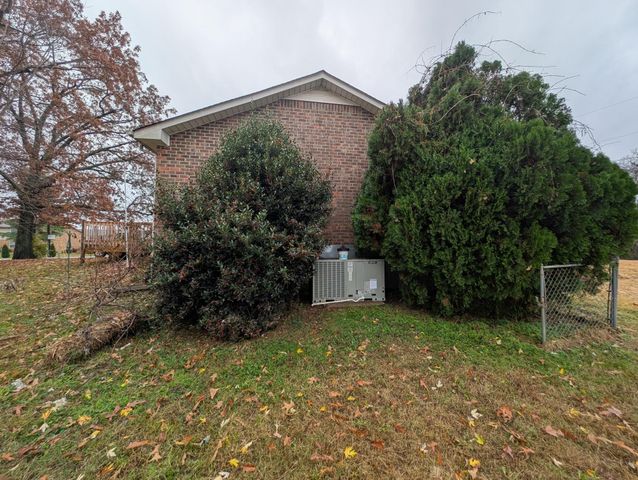 2622 Union Hall Rd, Clarksville, TN 37040