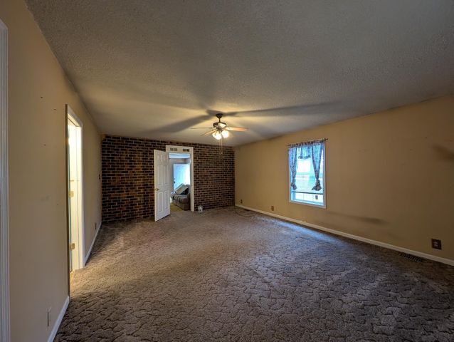 2622 Union Hall Rd, Clarksville, TN 37040