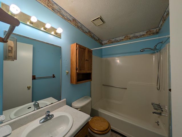 2622 Union Hall Rd, Clarksville, TN 37040