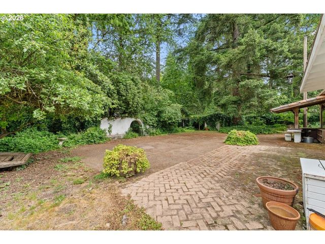 5335 Sw MADRONA St, Lake Oswego, OR 97035