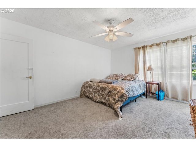 5335 Sw MADRONA St, Lake Oswego, OR 97035