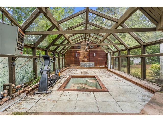 5335 Sw MADRONA St, Lake Oswego, OR 97035