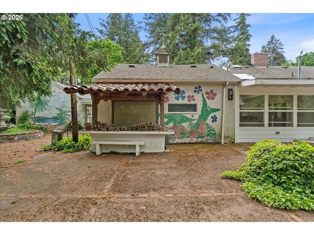 5335 Sw MADRONA St, Lake Oswego, OR 97035