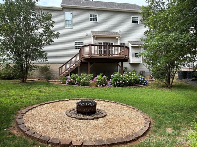 12025 Harmon Lane, Pineville, NC 28134