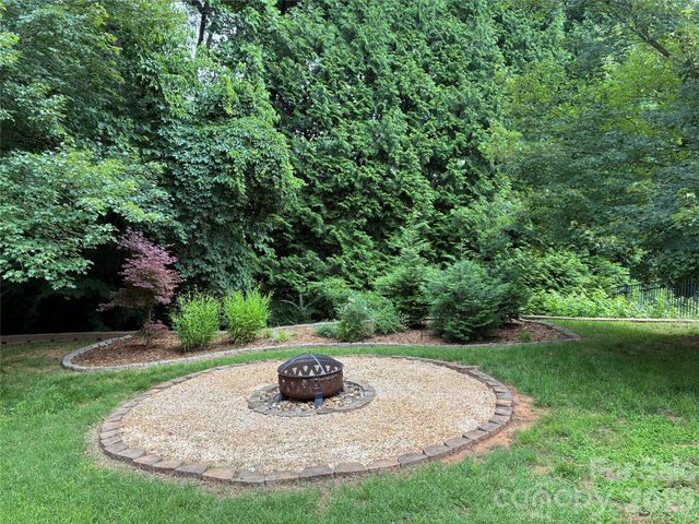 12025 Harmon Lane, Pineville, NC 28134