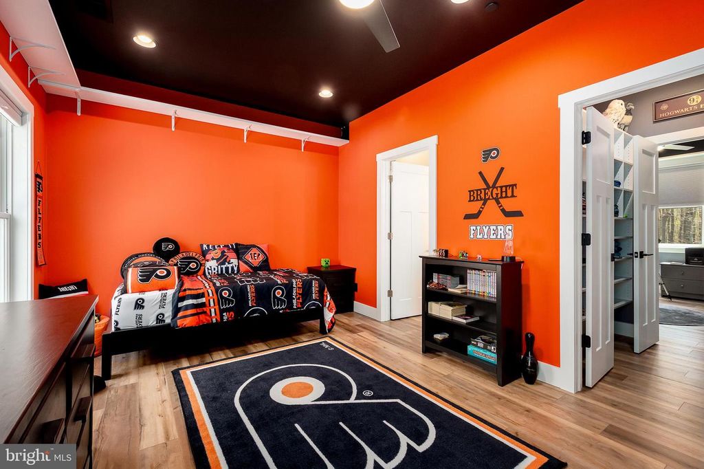 Image 15 of property listing at 170 CHERRYWOOD DR, Oakland, MD 21550