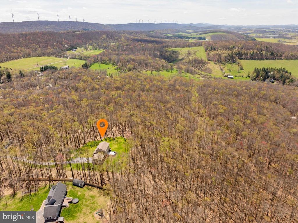 Image 2 of property listing at 170 CHERRYWOOD DR, Oakland, MD 21550