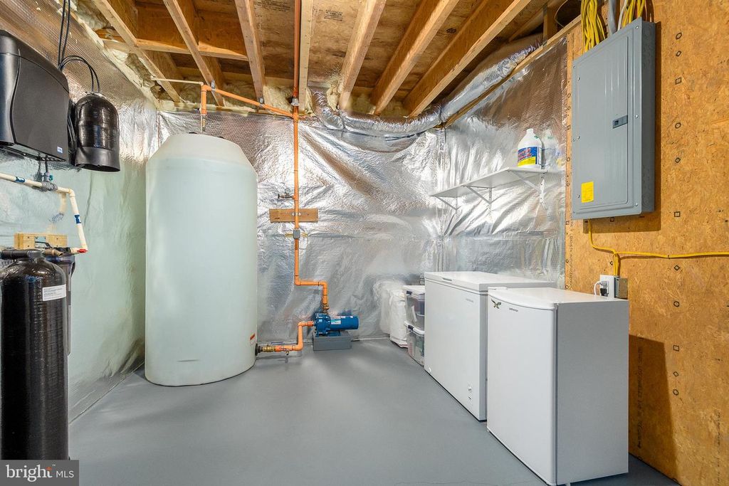 Image 37 of property listing at 170 CHERRYWOOD DR, Oakland, MD 21550