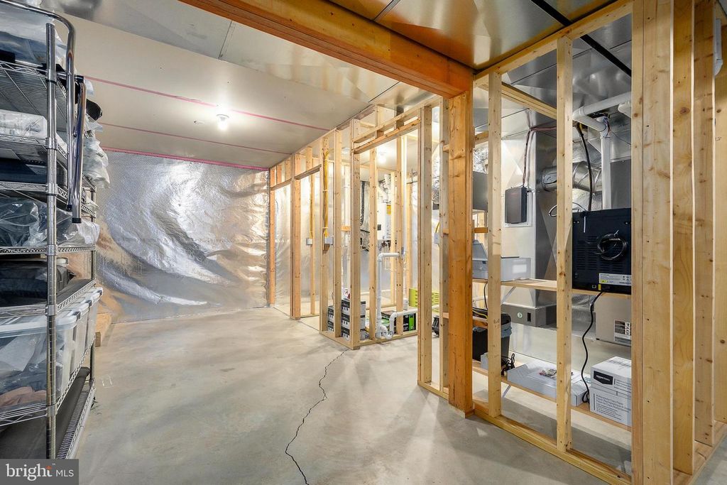 Image 41 of property listing at 170 CHERRYWOOD DR, Oakland, MD 21550