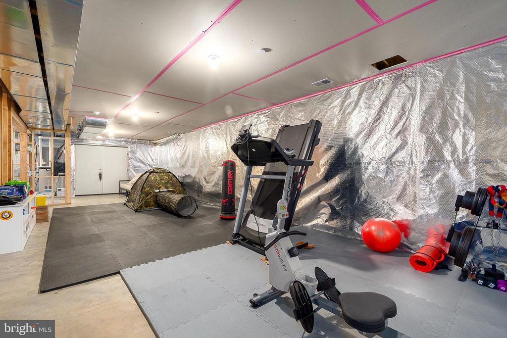 Image 42 of property listing at 170 CHERRYWOOD DR, Oakland, MD 21550