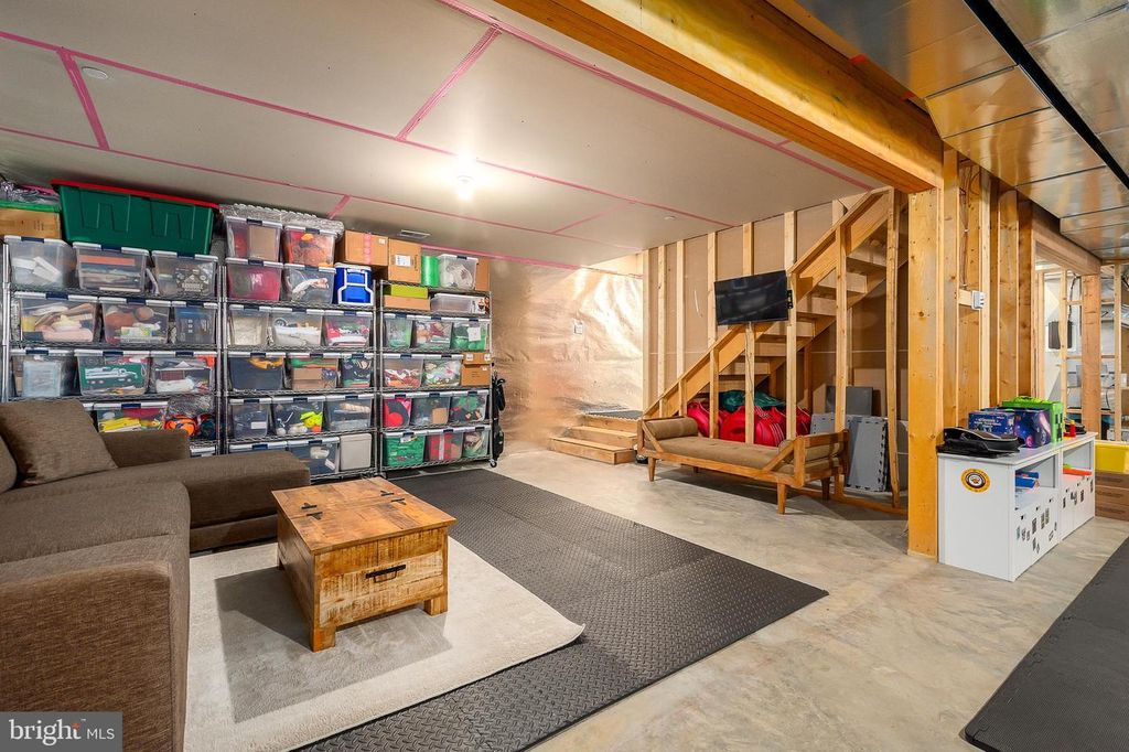 Image 43 of property listing at 170 CHERRYWOOD DR, Oakland, MD 21550