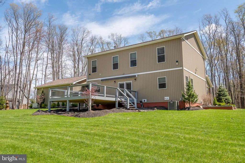 Image 48 of property listing at 170 CHERRYWOOD DR, Oakland, MD 21550