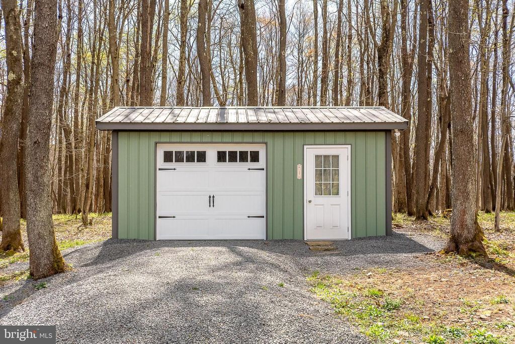 Image 53 of property listing at 170 CHERRYWOOD DR, Oakland, MD 21550