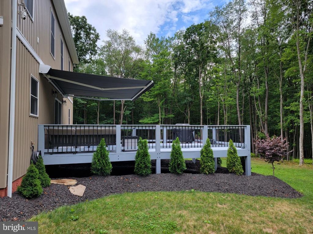 Image 62 of property listing at 170 CHERRYWOOD DR, Oakland, MD 21550