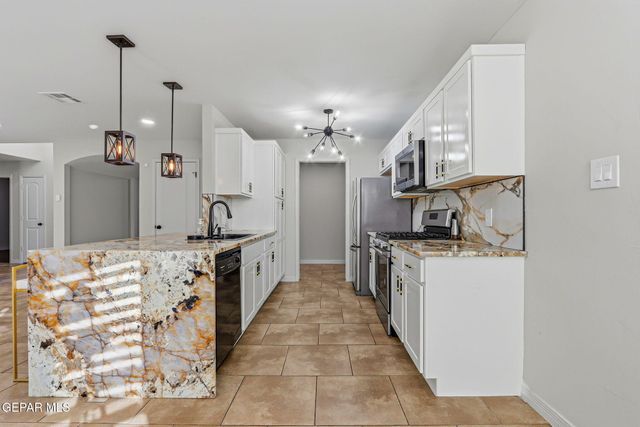 2709 N COPIA Street, El Paso, TX 79930