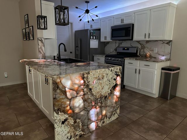 2709 N COPIA Street, El Paso, TX 79930