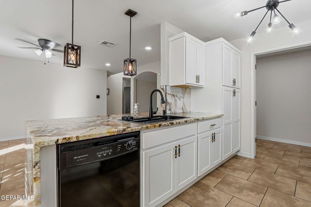 2709 N COPIA Street, El Paso, TX 79930