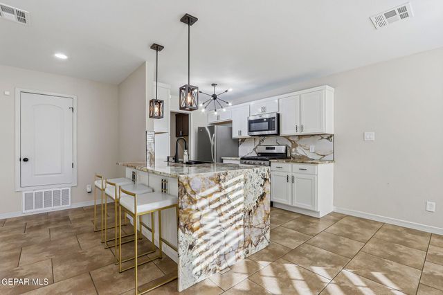 2709 N COPIA Street, El Paso, TX 79930