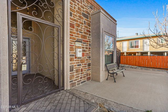 2709 N COPIA Street, El Paso, TX 79930