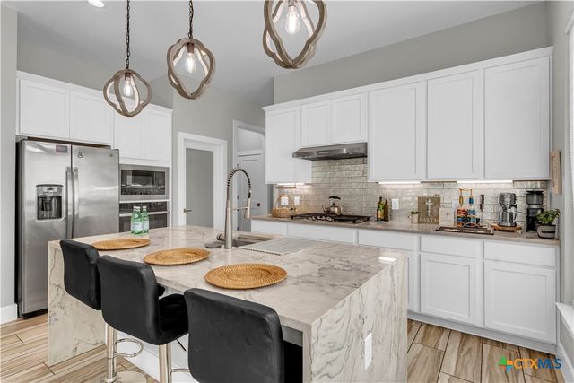 824 Woodland Hills Drive, Marble Falls, TX 78654