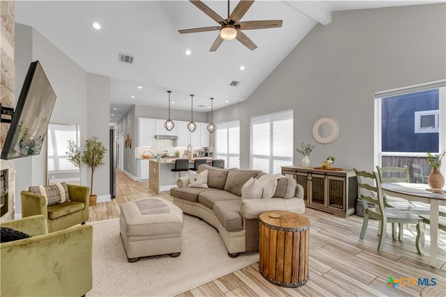 824 Woodland Hills Drive, Marble Falls, TX 78654