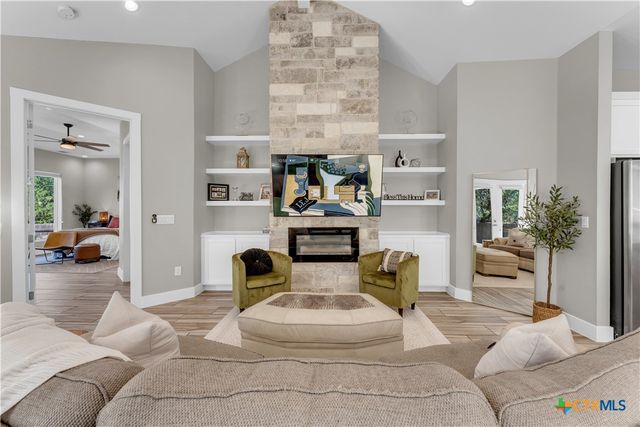 824 Woodland Hills Drive, Marble Falls, TX 78654