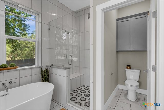 824 Woodland Hills Drive, Marble Falls, TX 78654