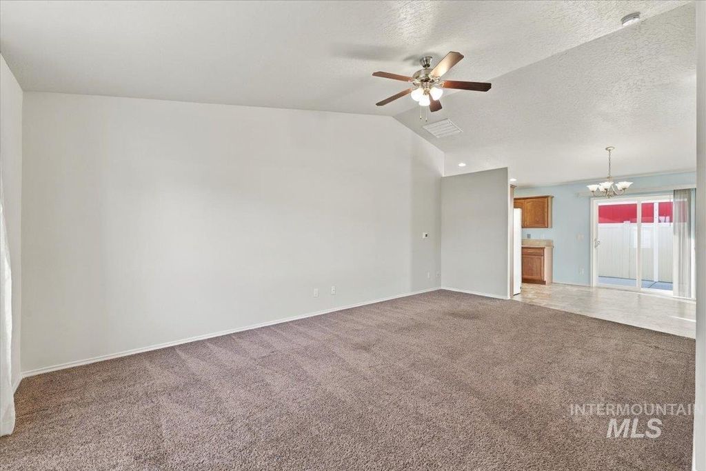 2114 Alder Dr, Caldwell, ID 83605 photo 3
