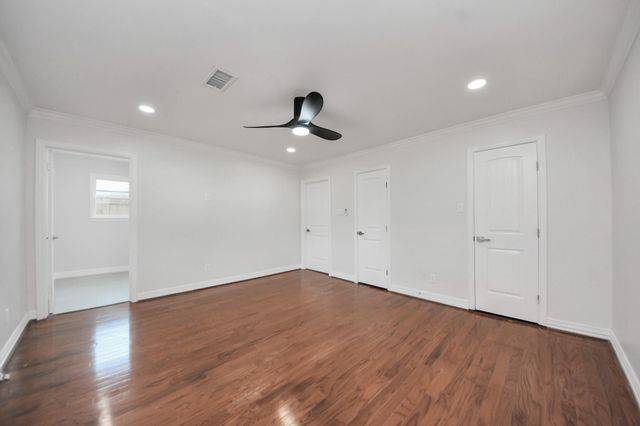 5914 Warm Springs Road, Houston, TX 77035