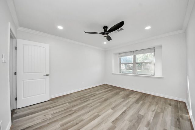 5914 Warm Springs Road, Houston, TX 77035