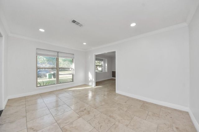 5914 Warm Springs Road, Houston, TX 77035