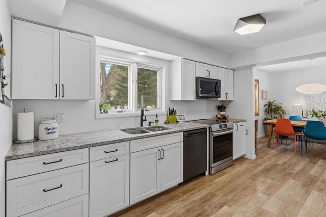 4396 Snail Lake Court W, Shoreview, MN 55126