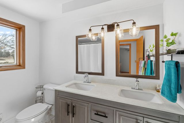 4396 Snail Lake Court W, Shoreview, MN 55126