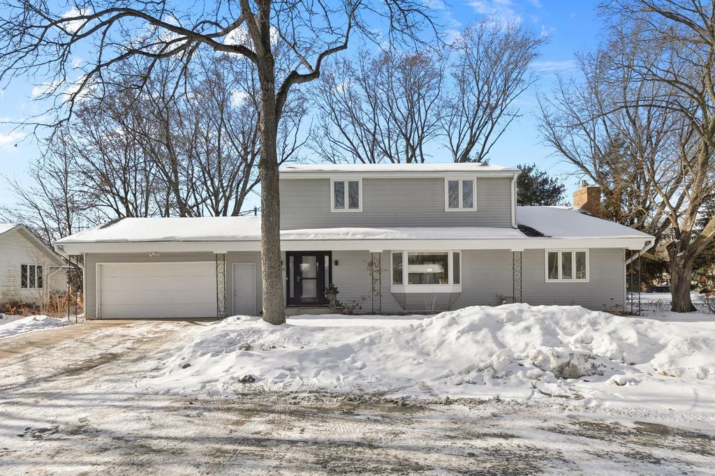 4396 Snail Lake Court W, Shoreview, MN 55126