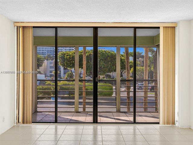 20500 W Country Club Drive 203, Aventura, FL 33180