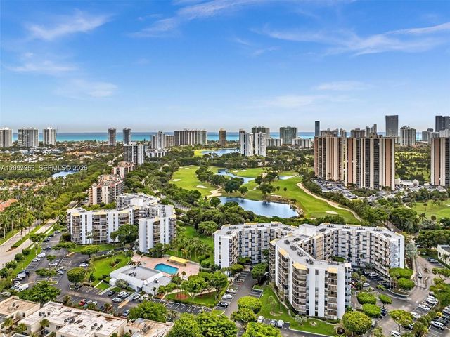 20500 W Country Club Drive 203, Aventura, FL 33180