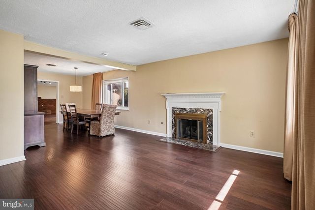 6216 YELLOWSTONE DR, Alexandria, VA 22312