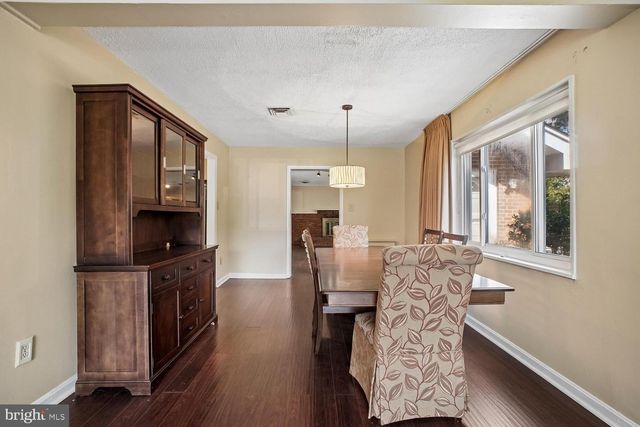 6216 YELLOWSTONE DR, Alexandria, VA 22312