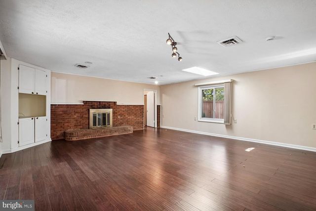 6216 YELLOWSTONE DR, Alexandria, VA 22312