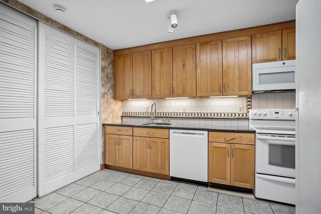 6216 YELLOWSTONE DR, Alexandria, VA 22312