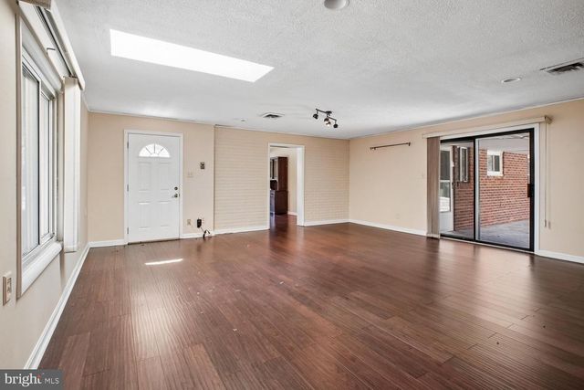 6216 YELLOWSTONE DR, Alexandria, VA 22312