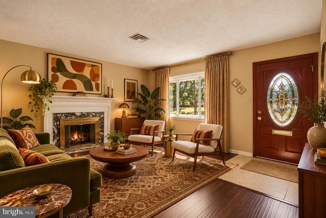 6216 YELLOWSTONE DR, Alexandria, VA 22312