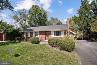 6216 YELLOWSTONE DR, Alexandria, VA 22312