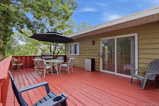 88 Becker Street, Lake Peekskill, NY 10537