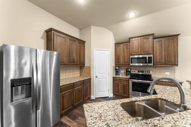 345 Pecos Drive, Crandall, TX 75114