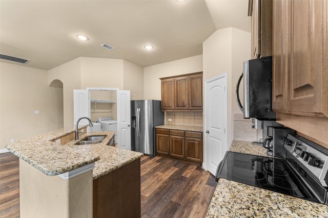 345 Pecos Drive, Crandall, TX 75114