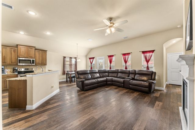 345 Pecos Drive, Crandall, TX 75114